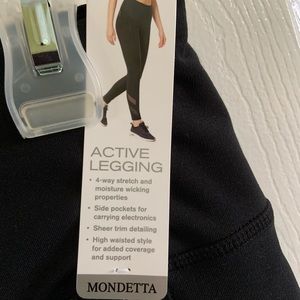 New black Mondetta leggings with mesh